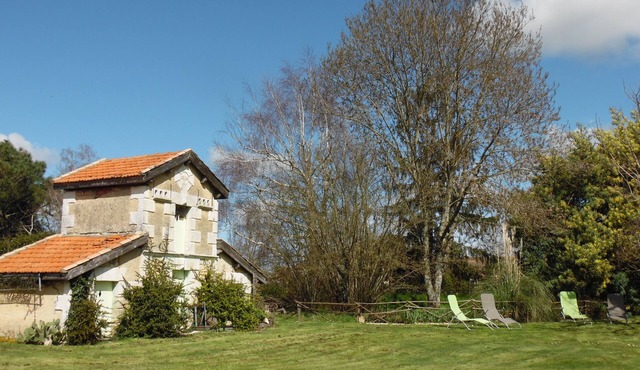 Charming Gironde farmhouse