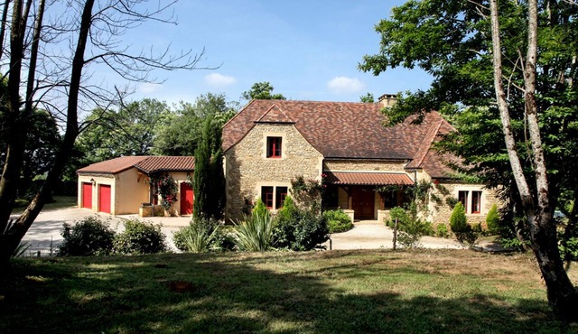 Charming 5-Bedroom/5-Bathroom French Countryside Retreat near Sarlat-La-Canéda