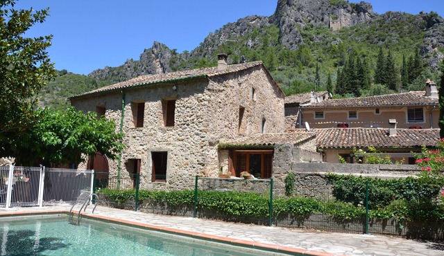Charming house with private pool in the heart of St Guilhem Le Désert
