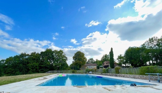 Charming little house in the Périgord countryside.