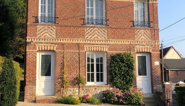 Charming little house 300m from Petites Dalles beach.