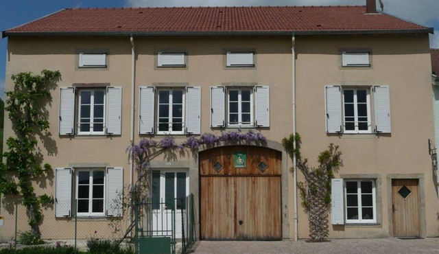 Charming Modern Cottage with Fireplace, Billiards, and Private Terrace in Velotte-et-Tatignécourt