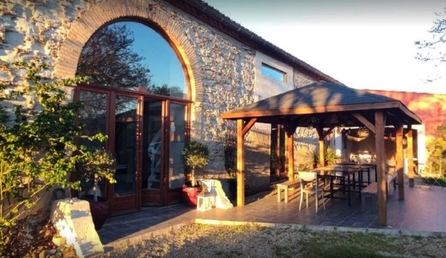 Charming gite for 06 to 15 people with private pool
