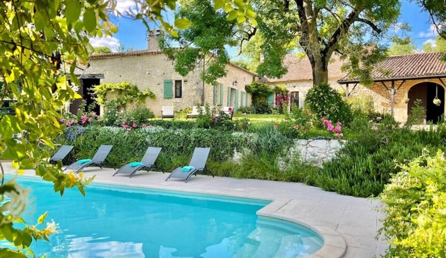 Charming 1-Bedroom Retreat with Stunning Views, Pool & WiFi