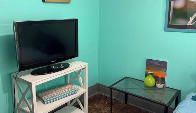 Charming 1-bdrm with AC in serene Fort Lauderdale, Close to Las Olas & the Beach