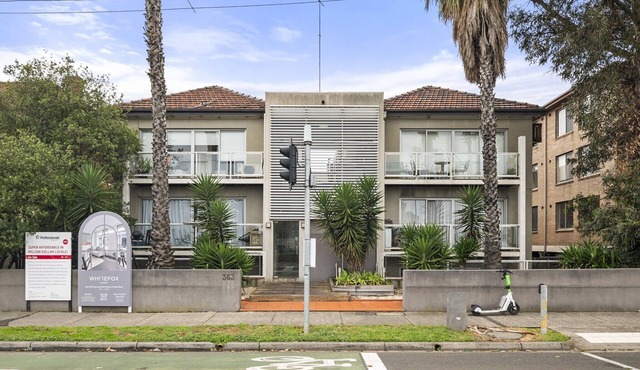 Charming 1-Bed with Fireplace by the Beach
