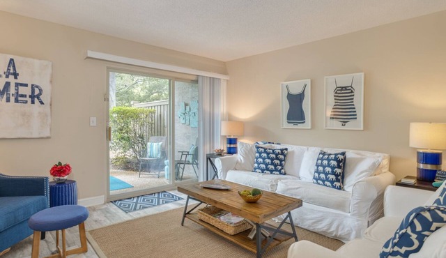 Charming 1 Bedroom Bluff Villa Close To Beach and South Beach Attractions.