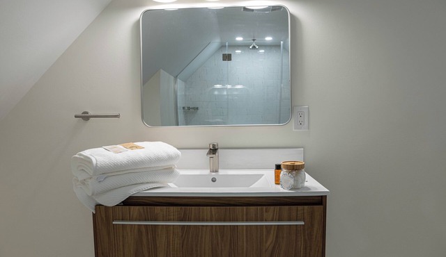 Charming 1-bedroom apartment in Lawrence Township with AC