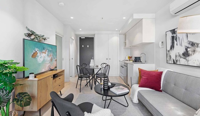 Charming 1-Bed Apartment with a Balcony