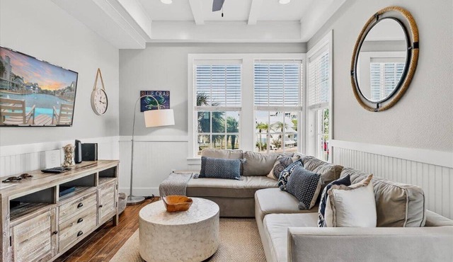 Charming 1-Bed Condo at Cinnamon Shore North Near Pools & Town Center