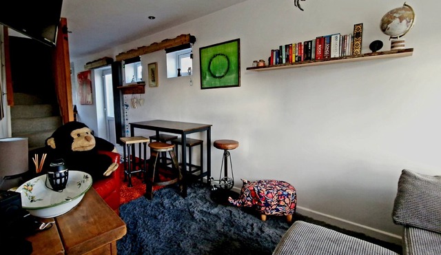 Charming 1-Bed Maisonette with Mountain View