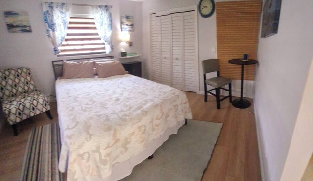 Charming 1-bedroom/1 bath unit with AC, WiFi in welcoming Royal Palm Beach