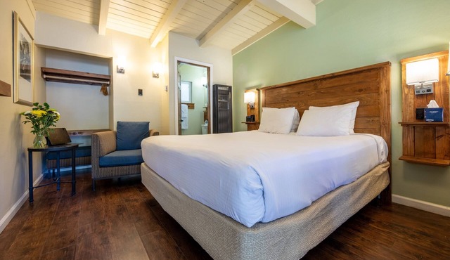 Charming 1-bedroom lodge in South Lake Tahoe for a relaxing stay