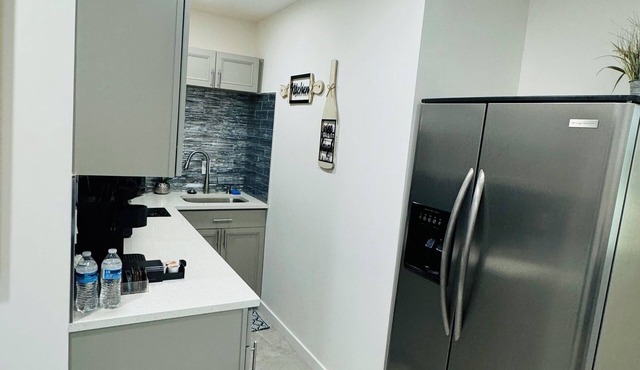 Charming 1-bedroom apartment with WiFi, AC in wonderful West Palm Beach