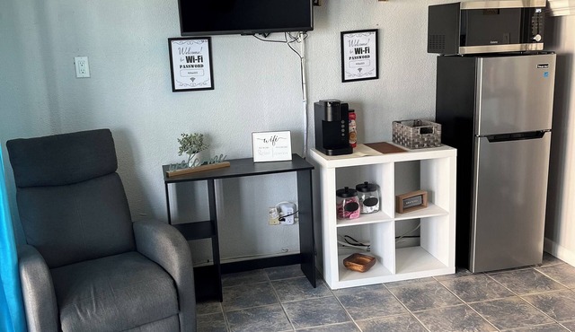 Charming 1-bedroom condo in delightful Corpus Christi with AC