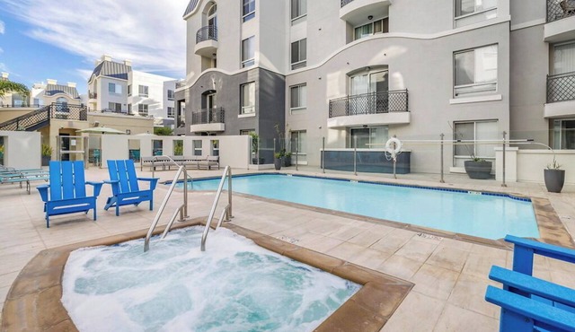 Charming 1-bedroom in amazing Marina del Rey with gym, pool! Free parking!