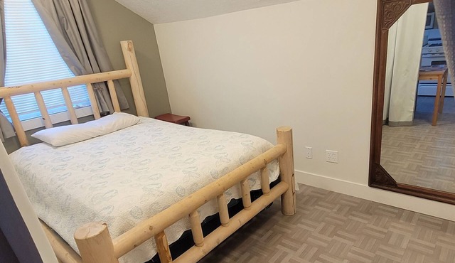 Charming 1-bedroom apartment in Woodland Hills, Utah. 30 day min.