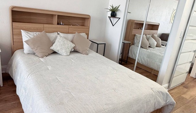 Charming 1-bedroom apartment with WiFi, AC in awesome Daytona Beach