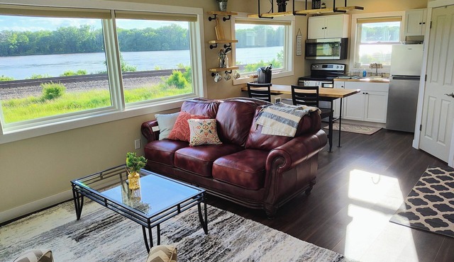 Charming 1-bedroom condo with Mississippi River views in wonderful Fountain City