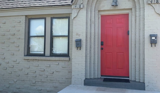 Charming 1-bedroom house in marvelous central Oklahoma City with WiFi AC
