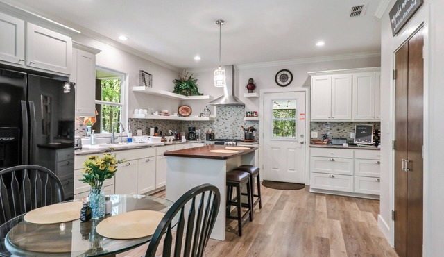 Charming 1-bedroom-1 bath home for TWO in peaceful and quiet setting