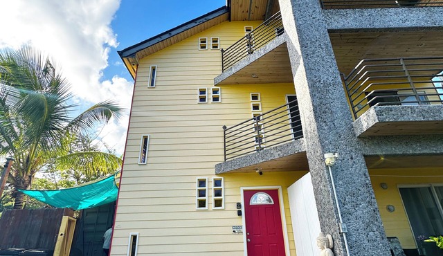 Charming 1-bedroom 2 Story House in Tranquil Pahoa with WiFi
