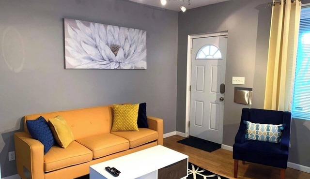 Charming 1-bedroom apartment with WiFi, AC in marvelous Cincinnati