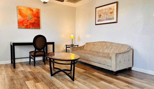 Charming 1-bedroom apartment with AC, WiFi in pleasant Winchester pet-friendly