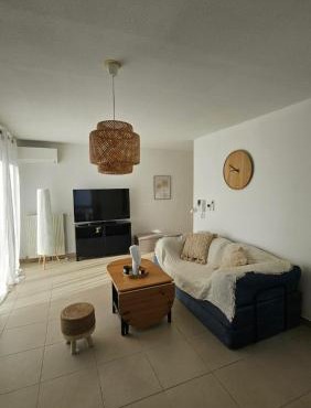 Charming 1 Bedroom Apartment with terrace air conditioning and private parking