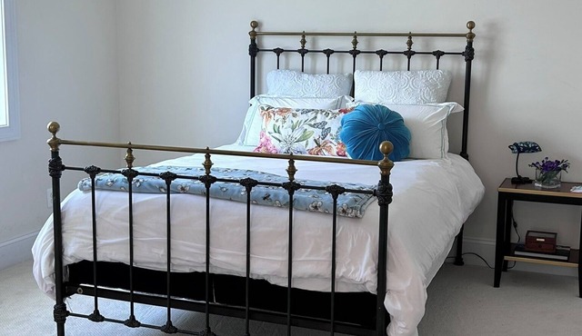 Charming 1-bedroom apartment in fabulous Arlington with AC