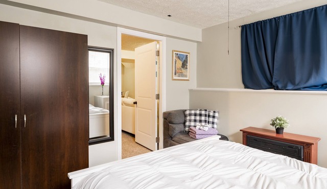 Charming 1 Bedroom Apt- Best Location Near Downtown Frederick & DC