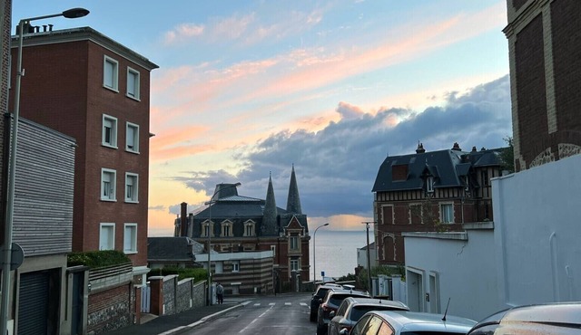 Charming 1-bedroom apartment in cool Le Havre with WiFi