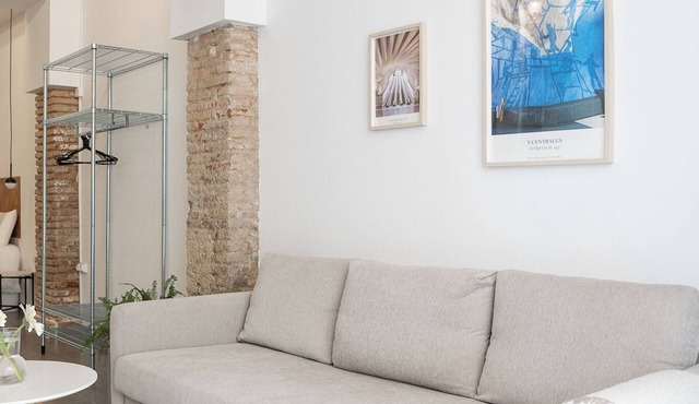 Charming 1-bedroom apartment in lovely València with WiFi, AC