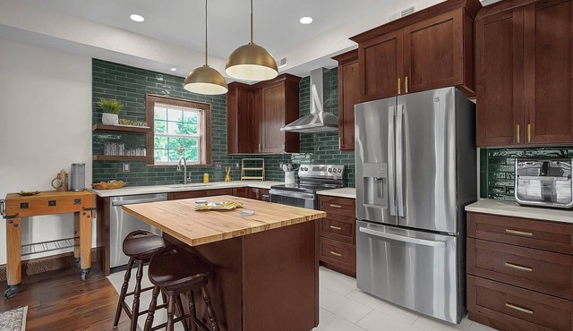 Charming 1-bedroom apartment in pleasant Tarlton. Where modern meets cozy.