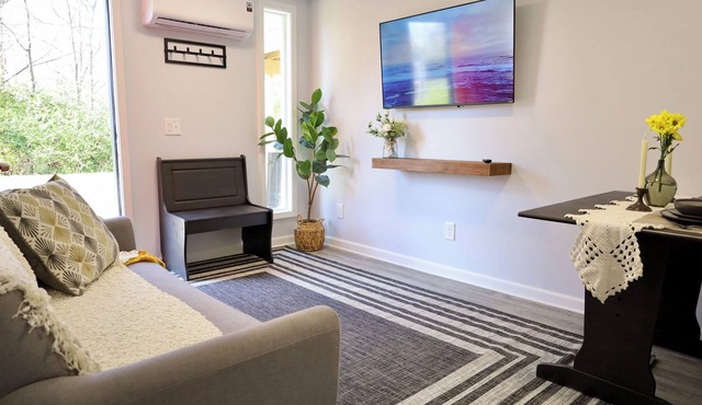 Charming 1-bedroom apartment in brilliant Belton with AC, WiFi