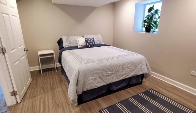 Charming 1-bedroom apartment in brilliant Berwyn with AC, WiFi