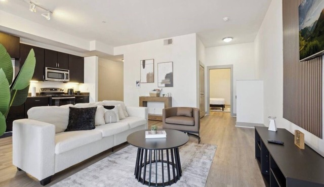Charming 1-bedroom apartment in wonderful Dallas with AC, WiFi, fitness room
