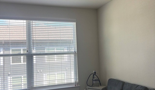 Charming 1-bedroom apartment with AC and fitness room in Spring