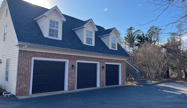 Charming 1-bedroom apt in beautiful Afton close to Breweries/Wineries & trails!