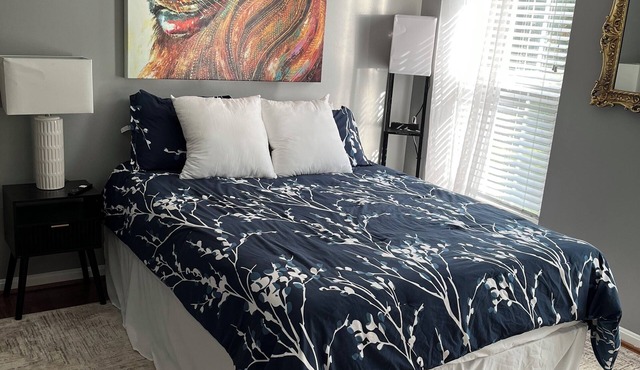 Charming 1-bedroom/bath available close to DC.