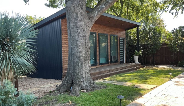 Charming 1-bedroom cabin in adorable Dallas - Preston Hollow-with AC