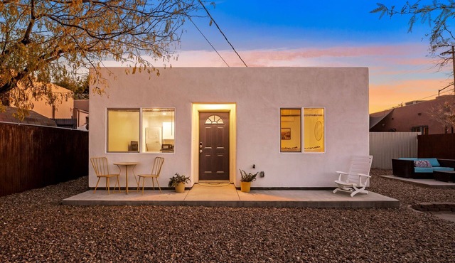 Charming 1-bedroom casita in fabulous Tucson with AC, WiFi