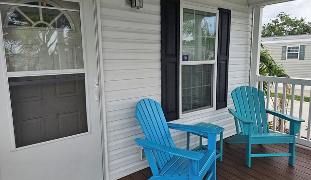 Charming 1-bedroom cottage in peaceful RV Resort only 7 Miles from beaches