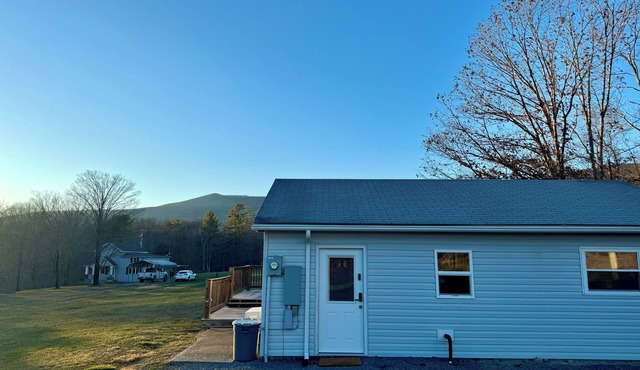 Charming 1-bedroom cottage in Covington with AC