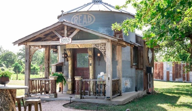 Charming 1-bedroom cottage 8 minutes from Round Top-WiFi, AC -zHEN House Silo #1