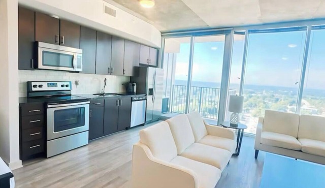 Charming 1-bedroom condo located on the 19th floor in delightful Raleigh.