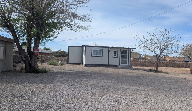 Charming 1-bedroom cottage with AC, WiFi in beautiful El Paso