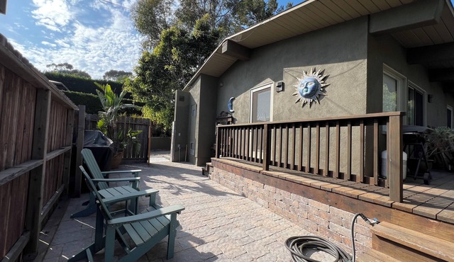 Charming 1-bedroom cottage in serene Malibu with WiFi