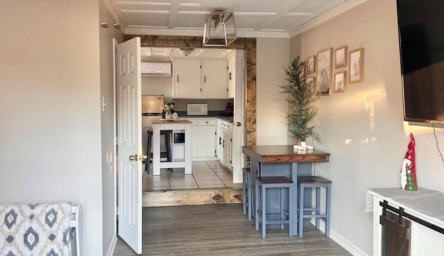 Charming 1-bedroom cottage in lovely Aiken with AC, WiFi
