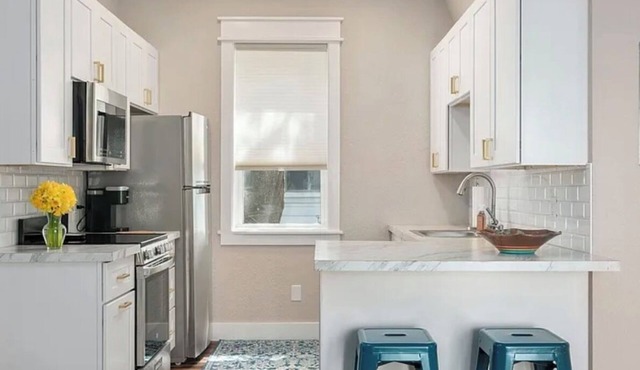 Charming 1-bedroom cottage with WiFi and AC in gorgeous Manteo